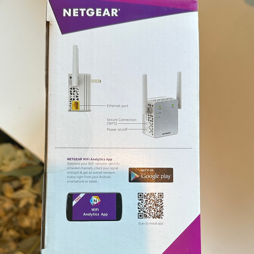 NETGEAR Essentials Edition WiFi Range Extender - Gray - Picture 4 of 5